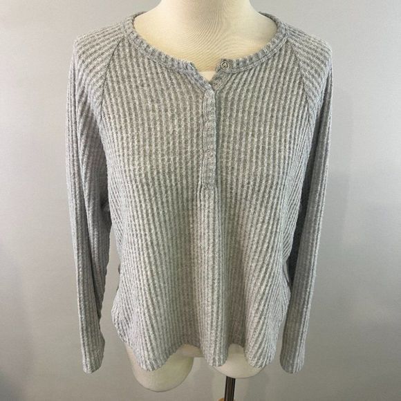 NWOT BP Oversize Snap Front Henley Top in Grey Heather‎ (XS) - Picture 2 of 11